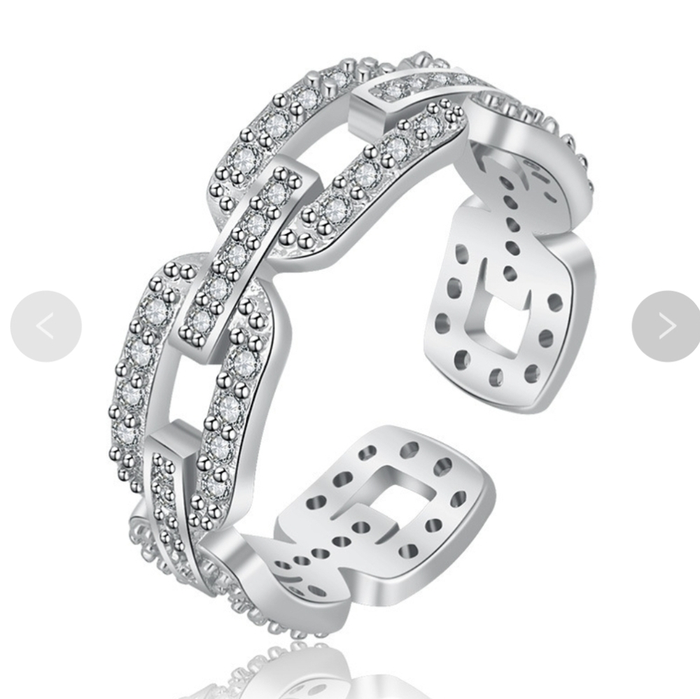 Elegant Silver Crystal Ring